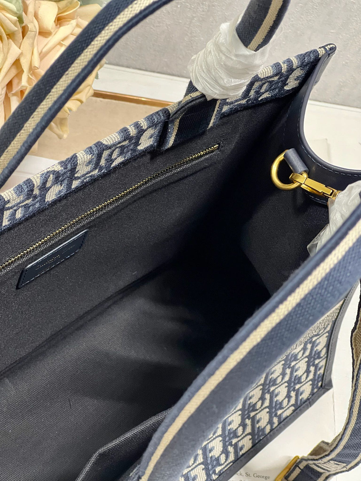 Dior CD Medium Book Tote 36 Blue Oblique Embroidery