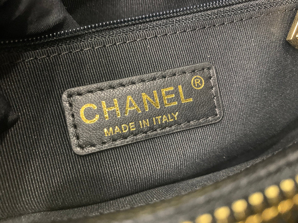 Chanel 25S Medallion Tote 33 cm in Black Caviar with Gold Hardware