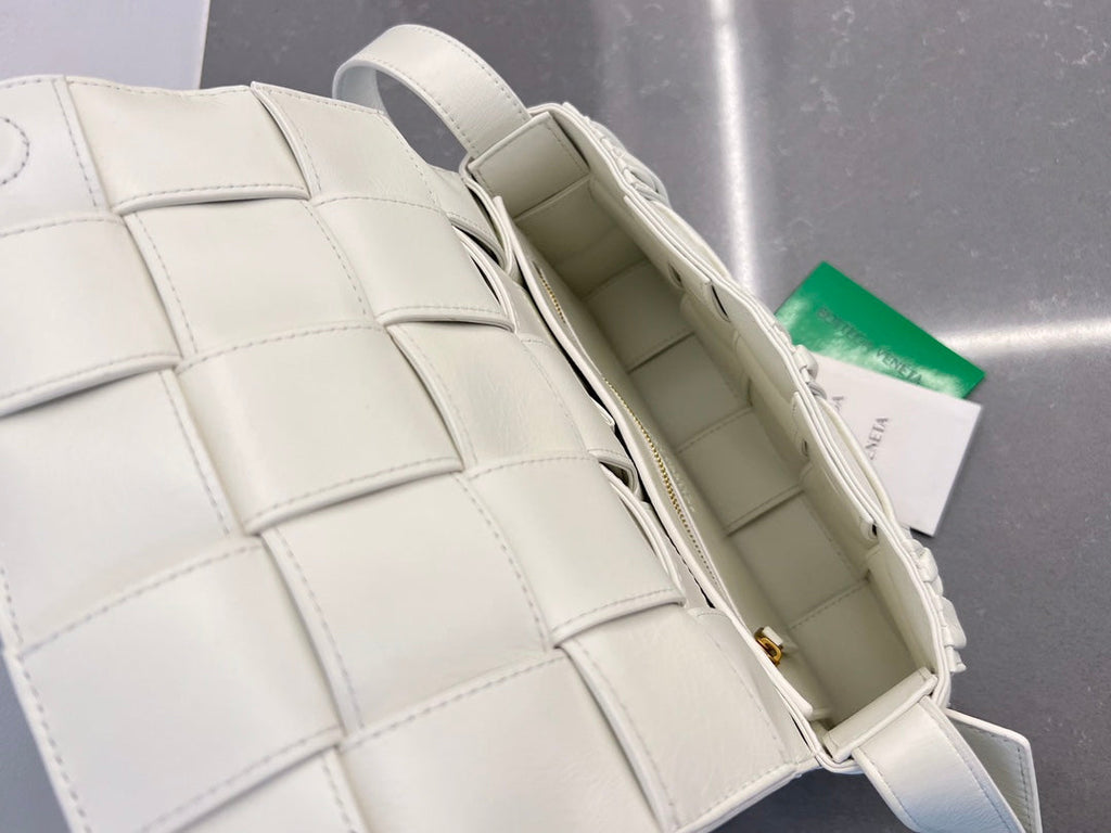 Bottega Veneta Cassette 28 in White Soft Lambskin Bag