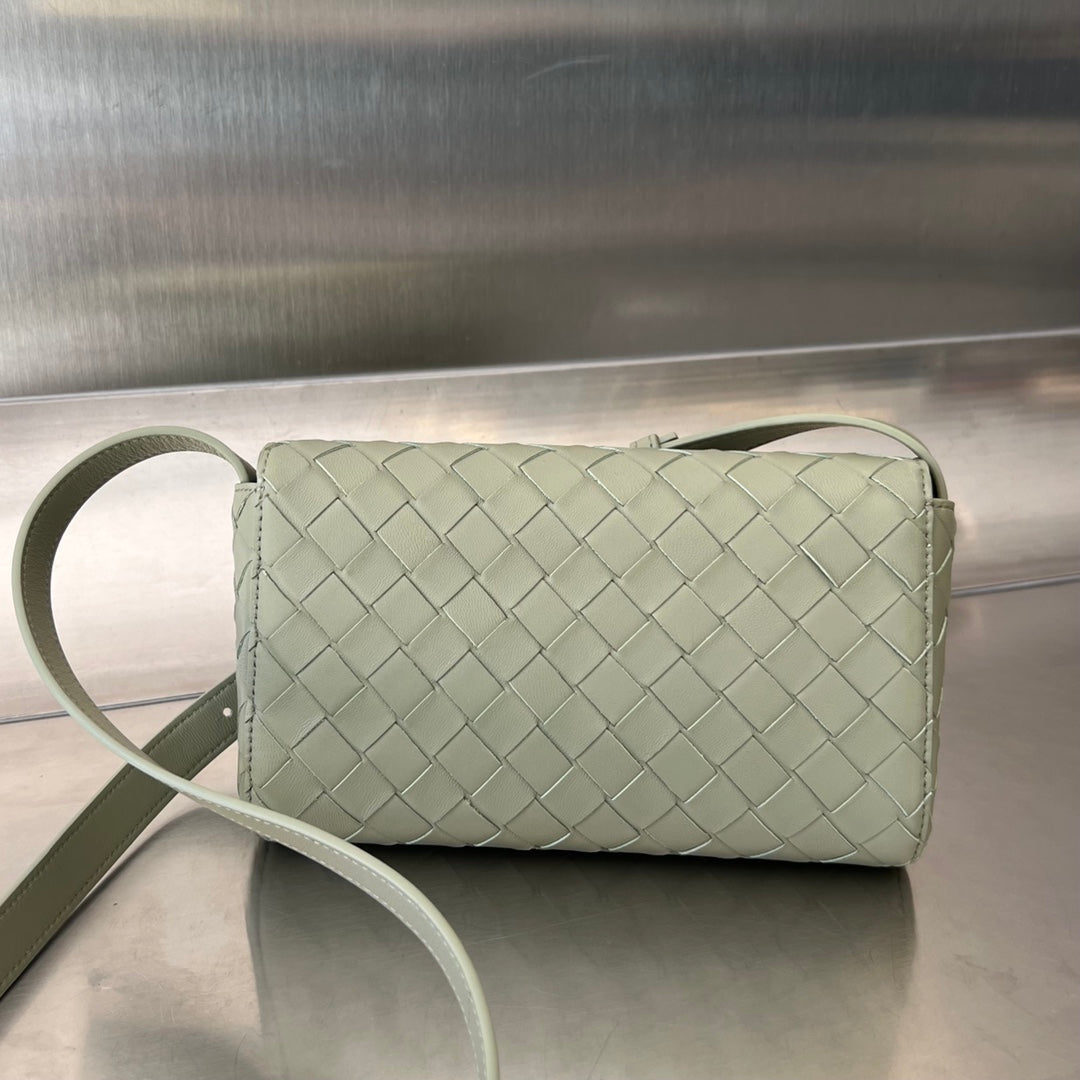 Bottega Veneta Andiamo 21 in Gray Olive Lambskin Bag