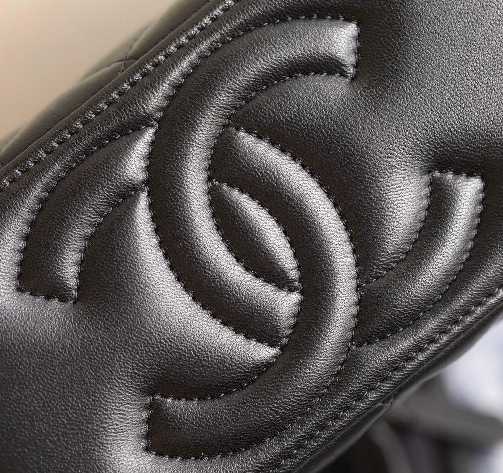 Chanel 25S Vanity Bag 17 cm in Black Lambskin with Pearl Strap