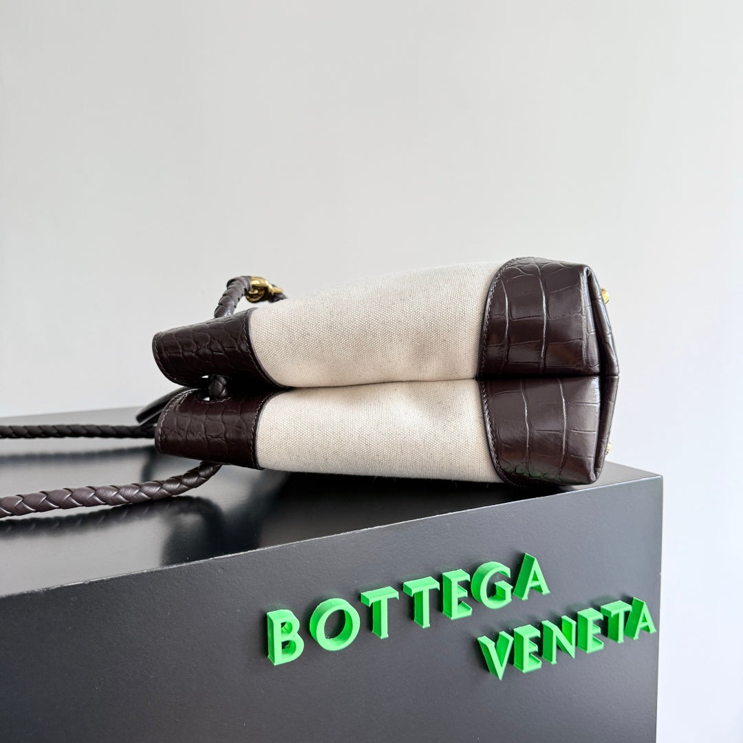 Bottega Veneta 25S Medium Andiamo 32 in Ivory Dark Brown Calfskin and Canvas Bag