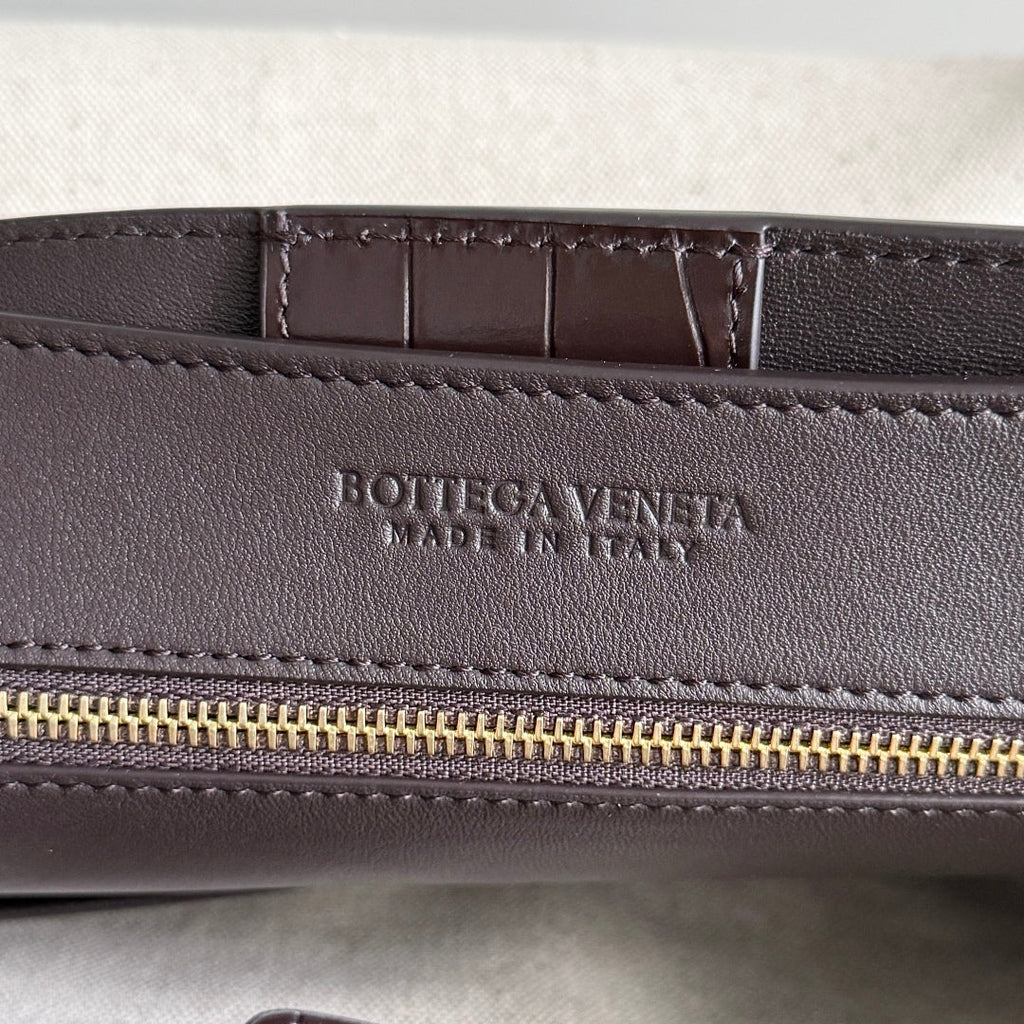 Bottega Veneta 25S Medium Andiamo 32 in Ivory Dark Brown Calfskin and Canvas Bag