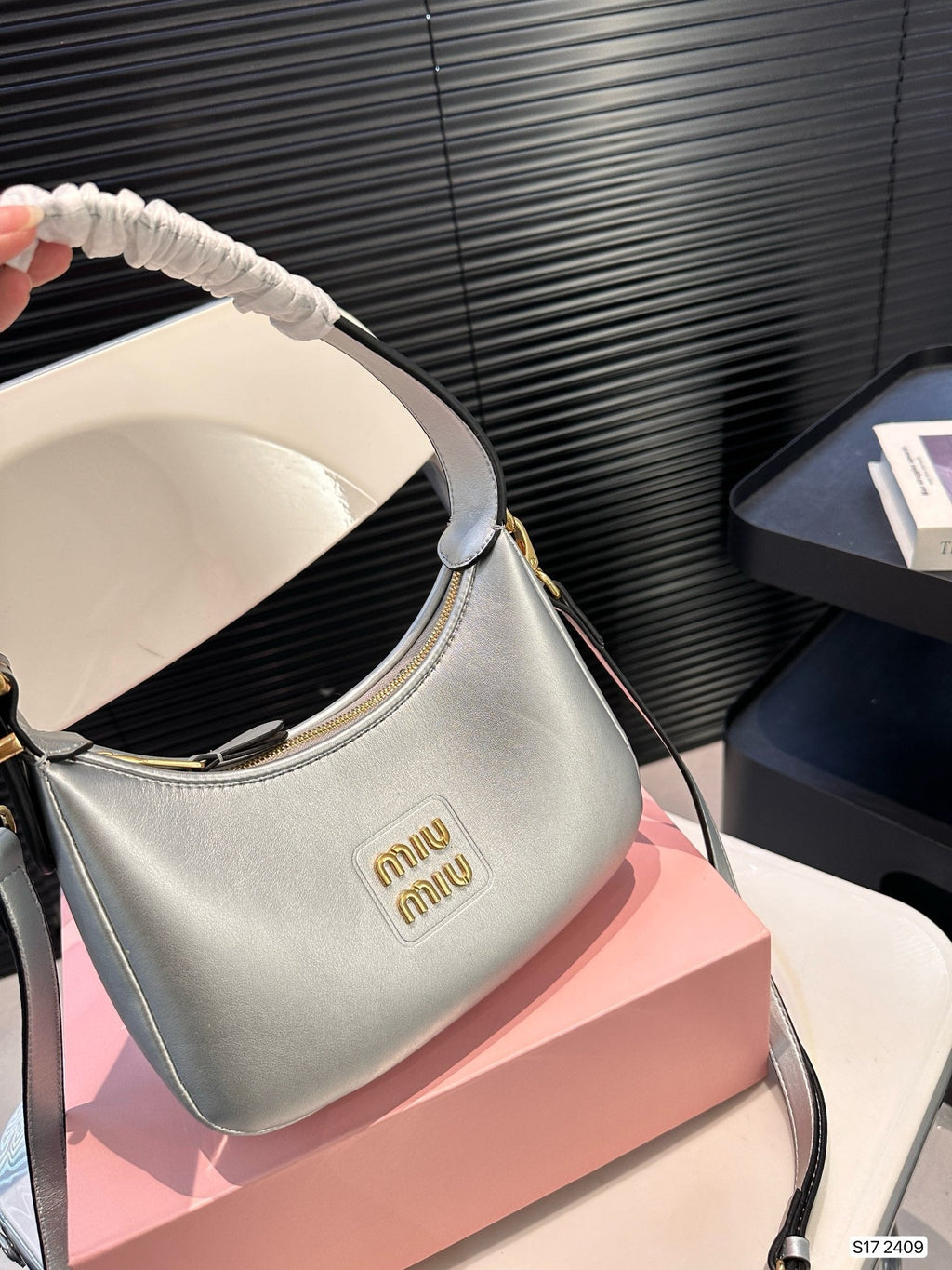 Hobo 22 Bag in Silver Calfskin