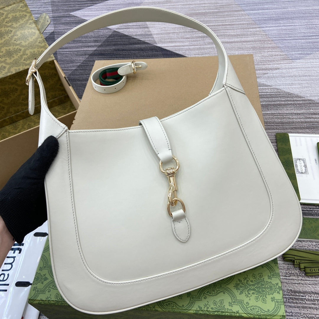 Gucci Jackie Medium Shoulder Bag 35 in White Calfskin Gold Hardware