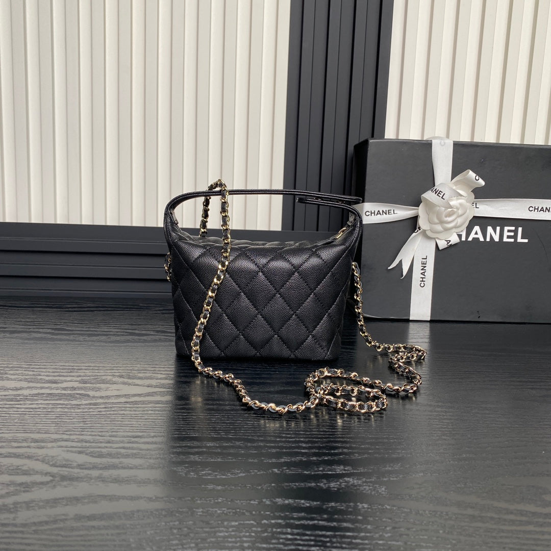 Chanel Hobo Bag 21 in Black Grained Calfskin Gold Hardware