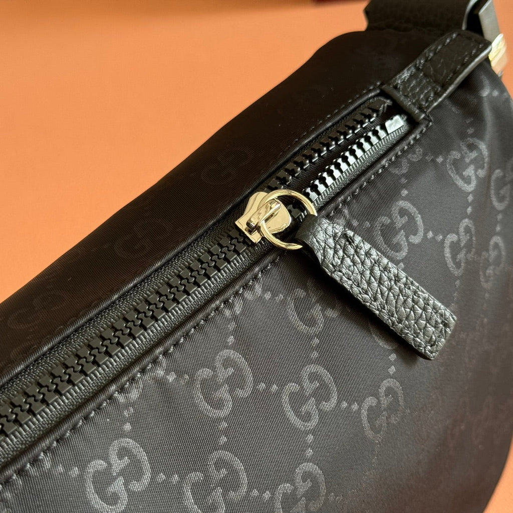 Gucci Bike Bag Hipack 27 in Black Fabric
