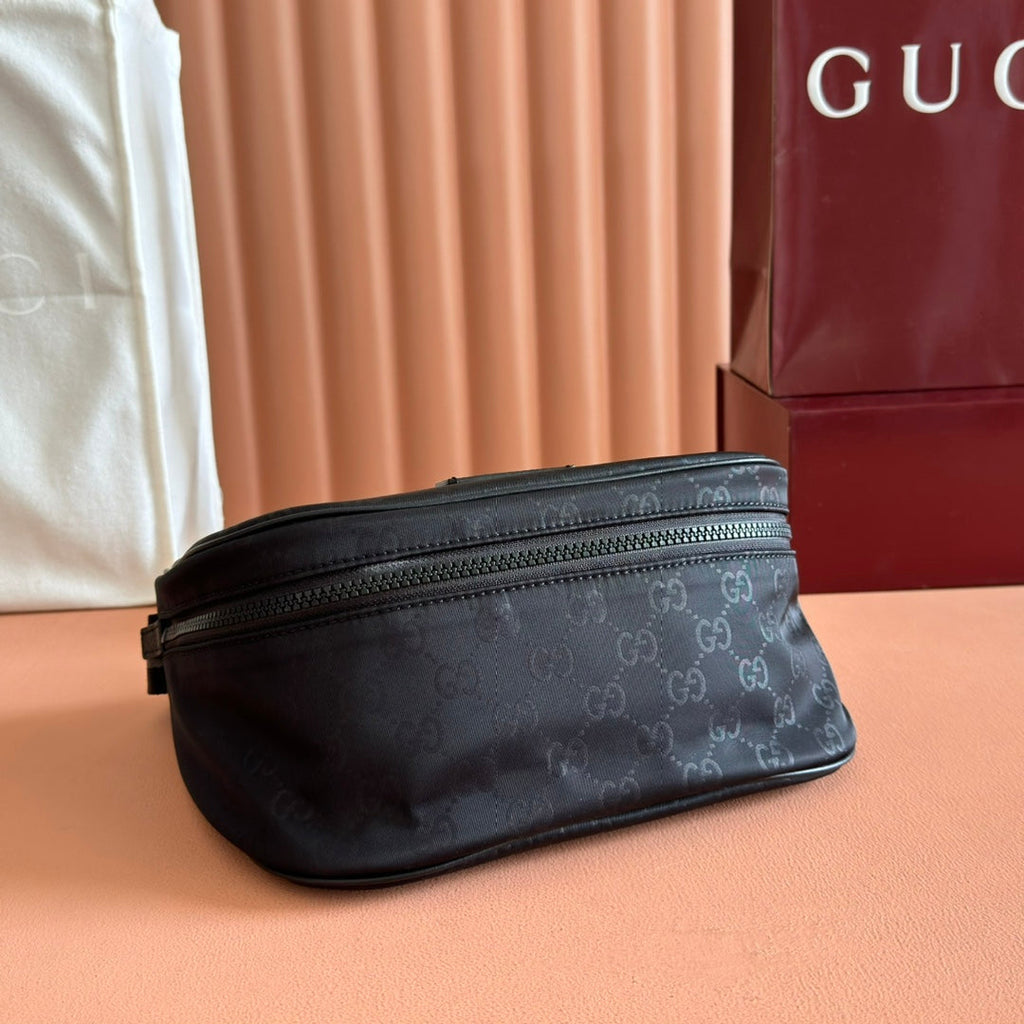 Gucci Bike Bag Hipack 27 in Black Fabric