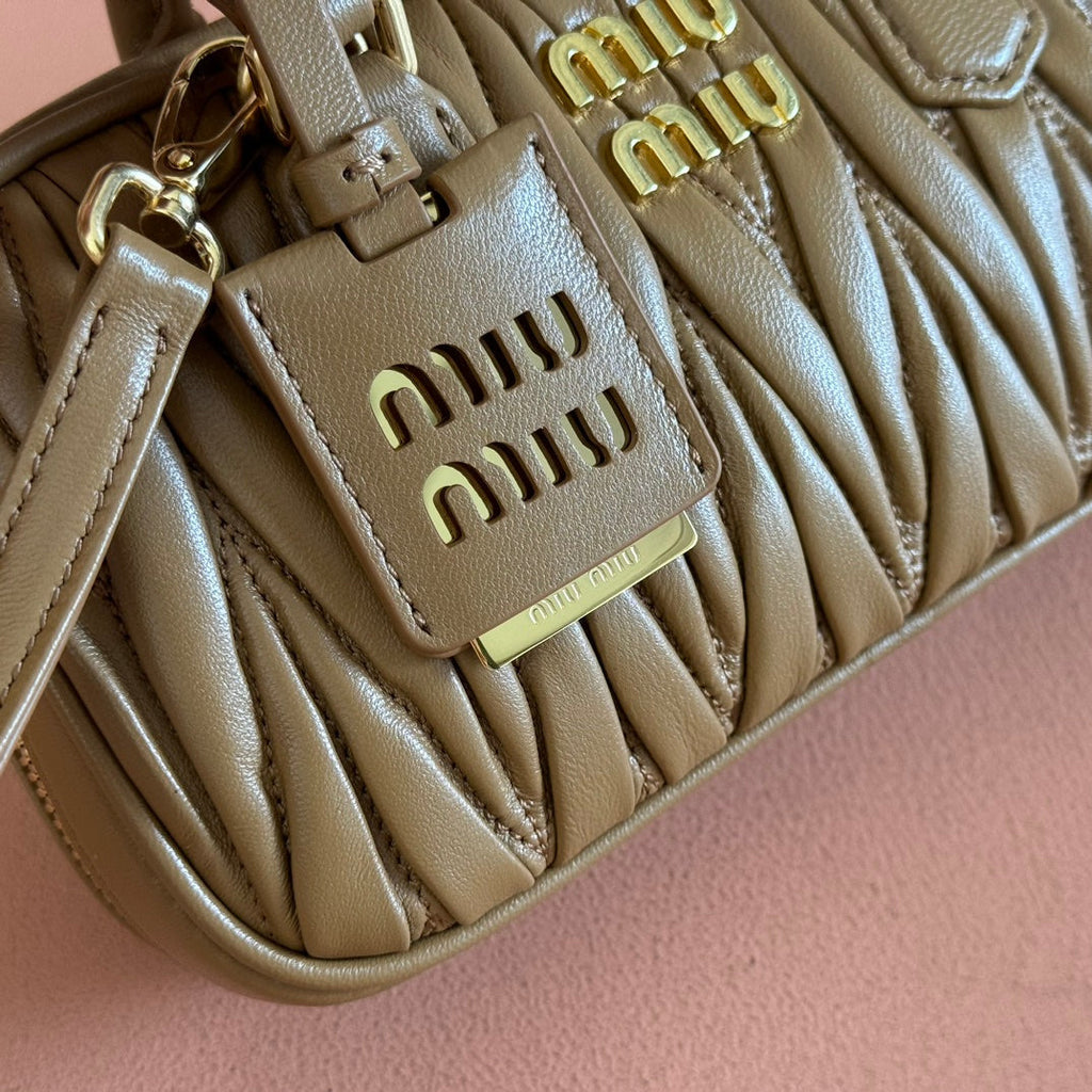 Arcadie Mini Bag 19 Caramel in Matelassé Nappa Leather