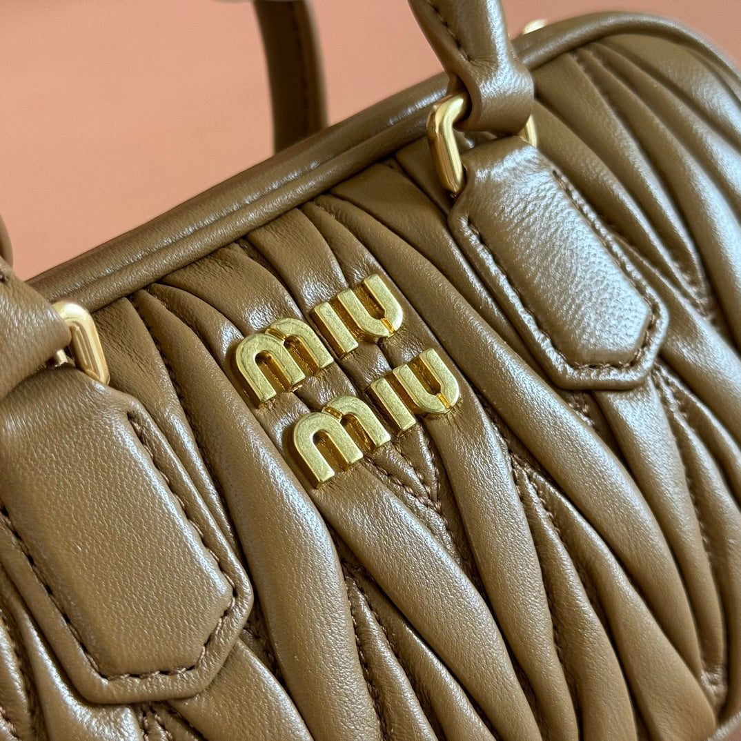 Arcadie Mini Bag 19 Caramel in Matelassé Nappa Leather