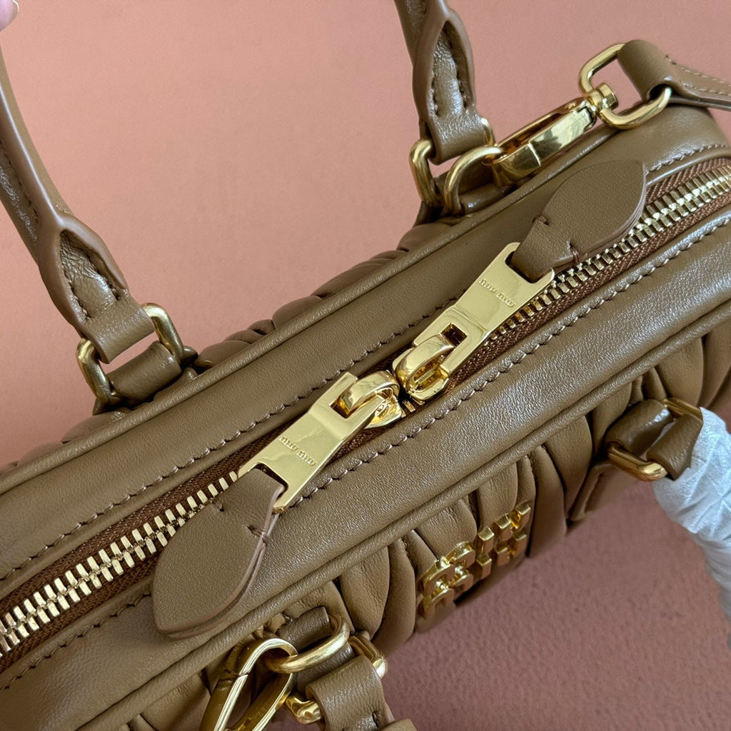 Arcadie Mini Bag 19 Caramel in Matelassé Nappa Leather