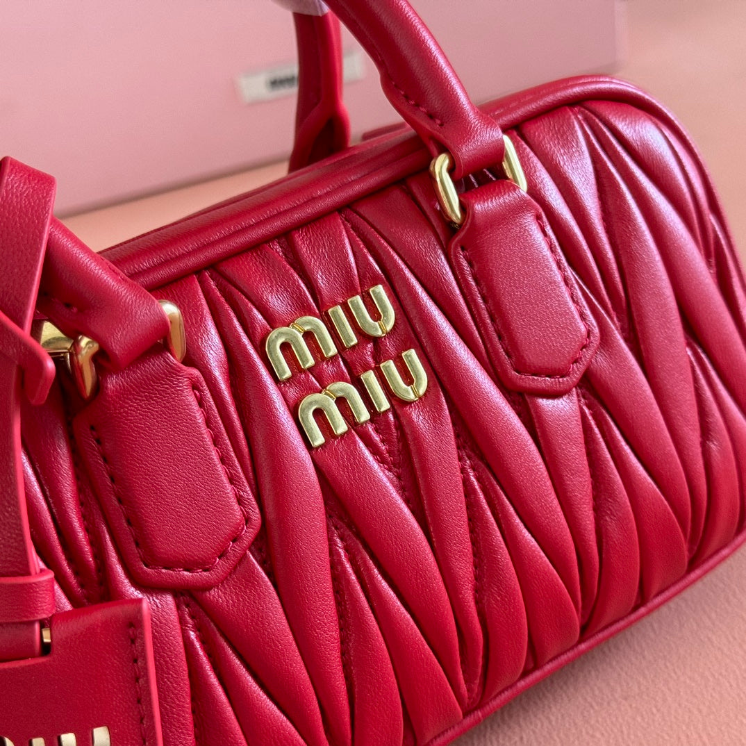 Arcadie Mini Bag 19 Vermelho in Matelassé Nappa Leather