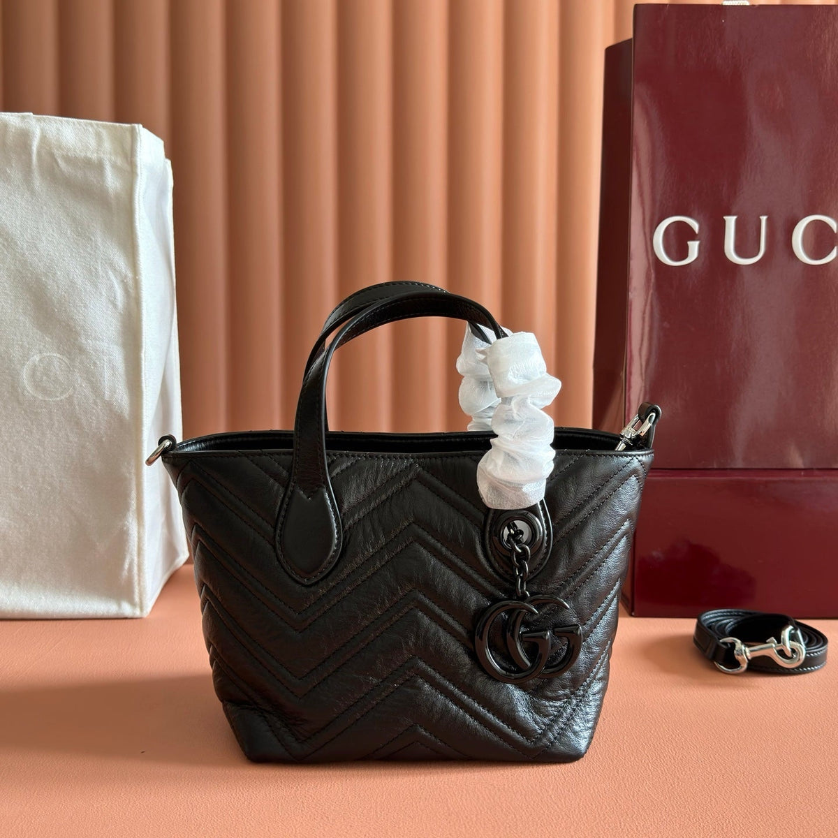 Gucci 26S Marmont Tote Bag 17 in Black Calfskin