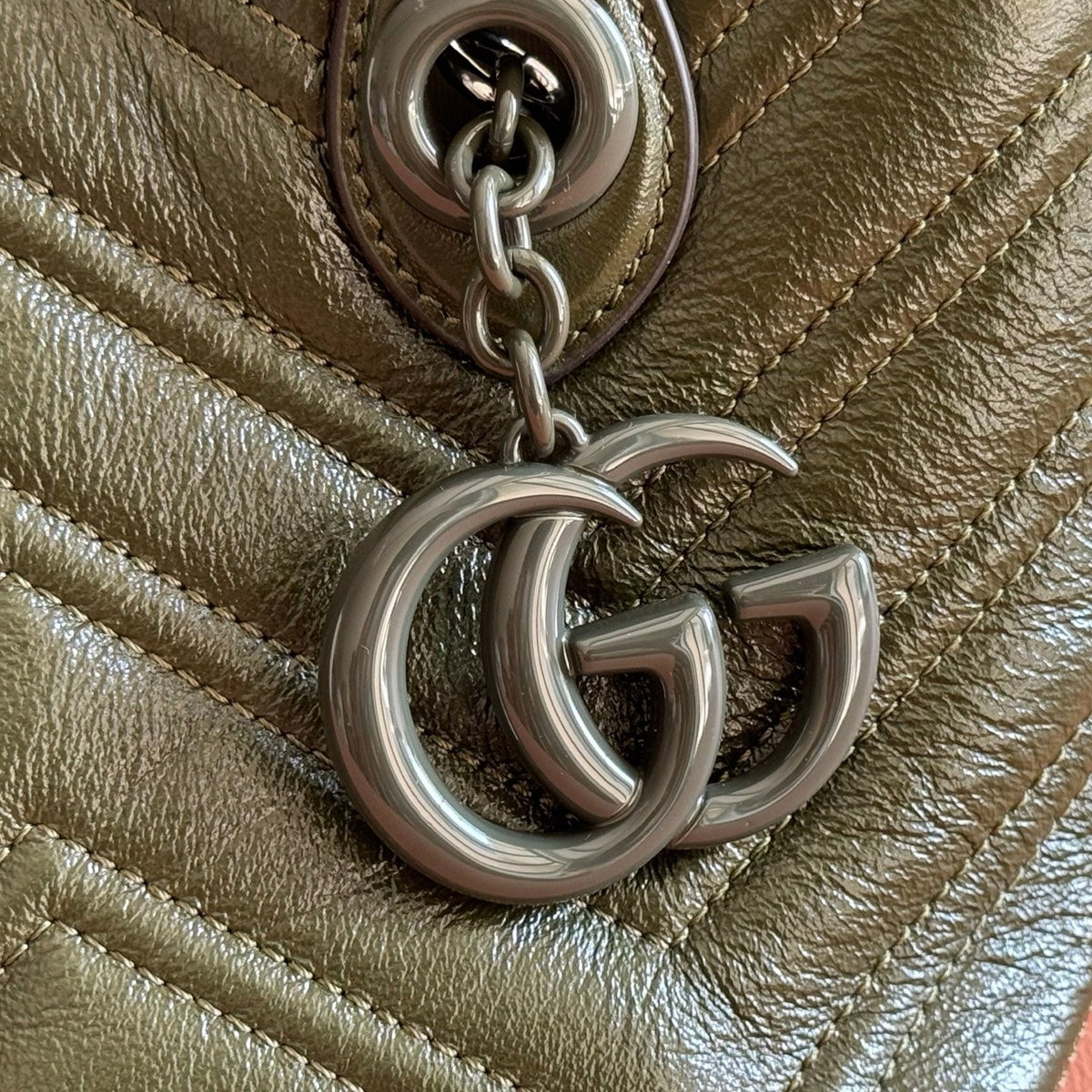 Gucci 26S Marmont Tote Bag 17 in Moss Green Calfskin