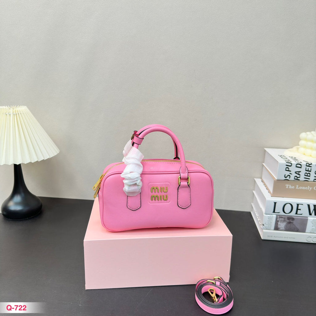 Arcadie 22 Bag in Light Pink Calfskin