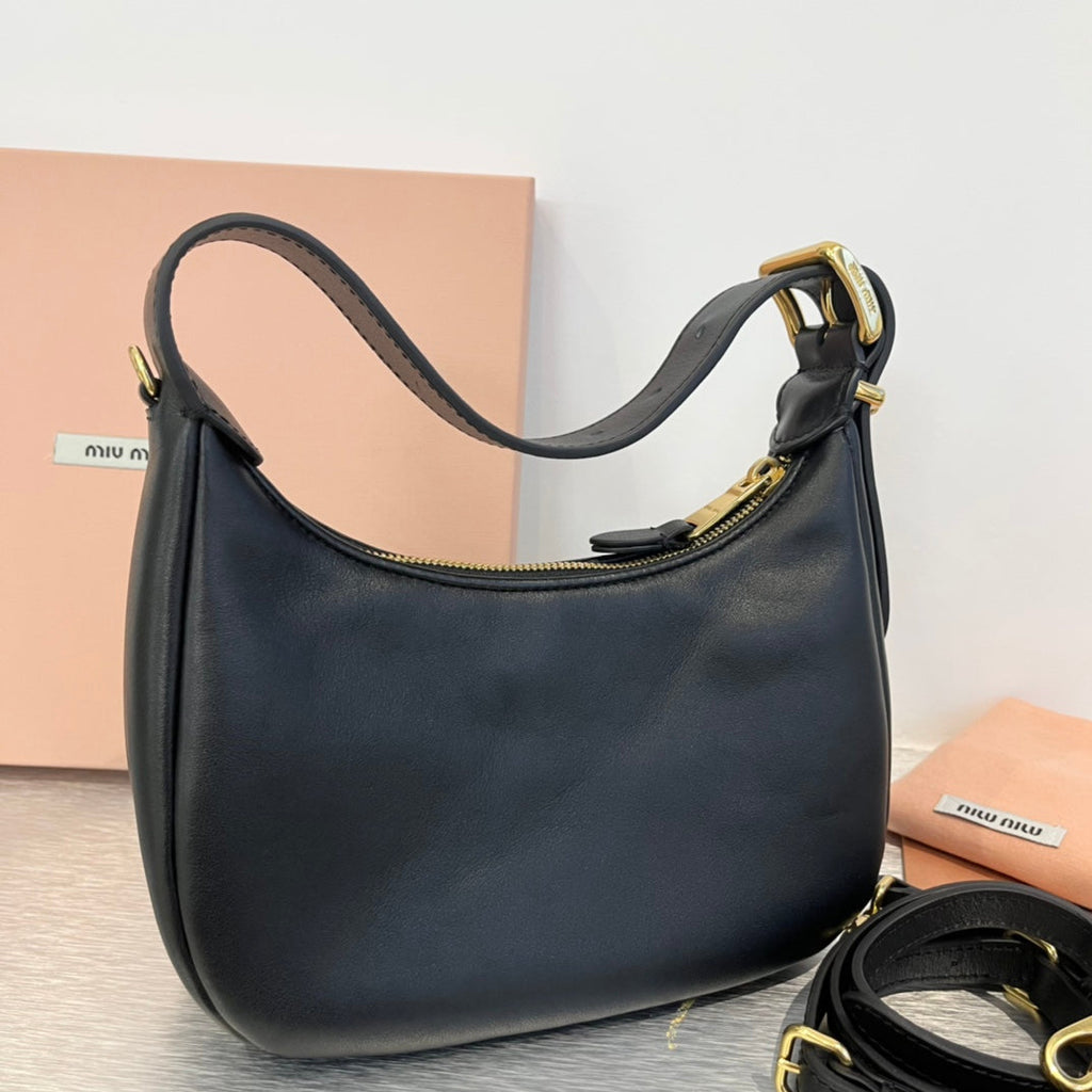 Hobo 20 Bag in Black Calfskin
