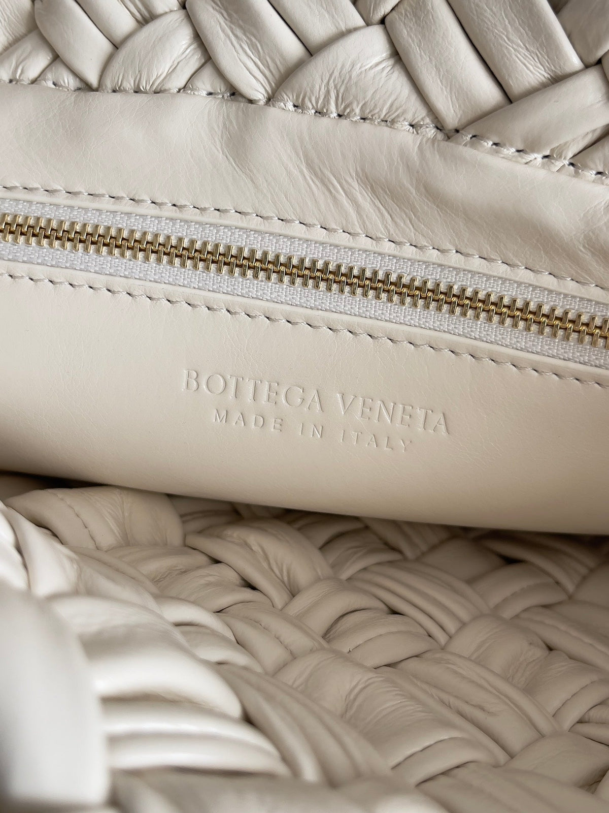 Bottega Veneta Kalimero Città 25 in Off White Calfskin Bag
