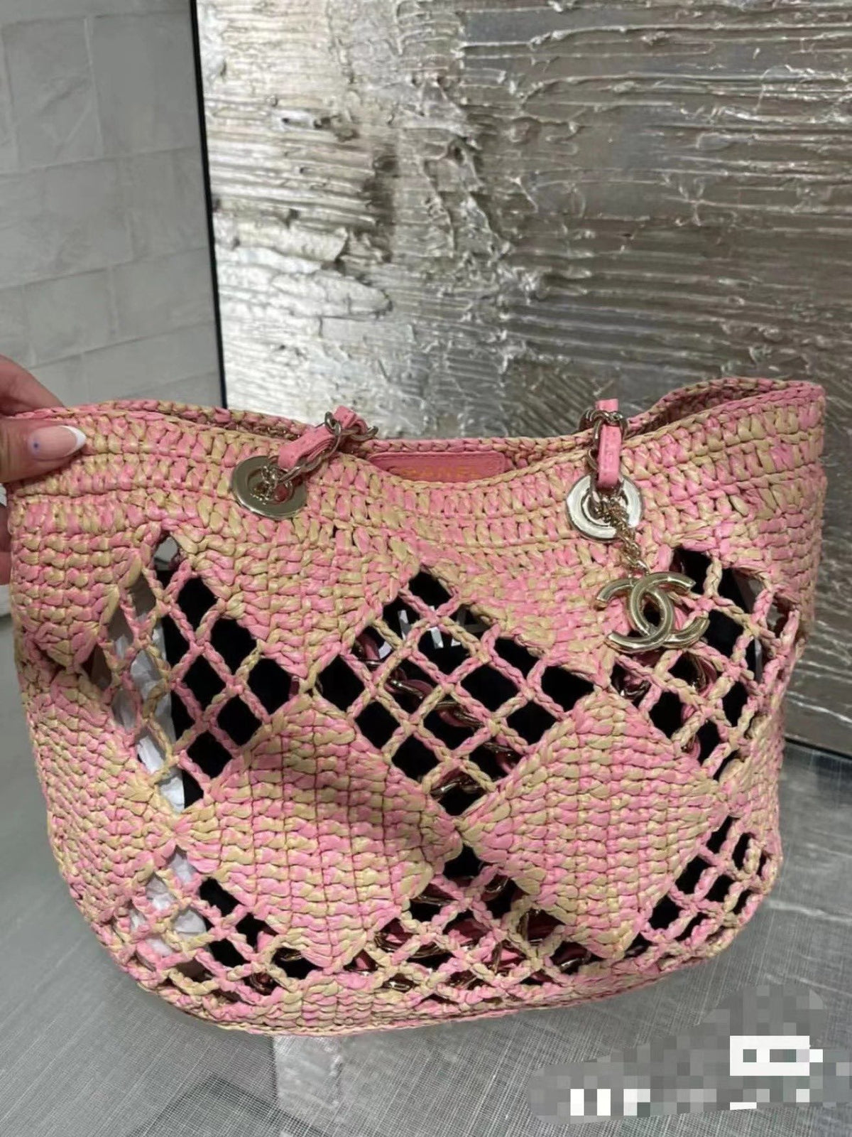 Chanel 25S Tote Bag 32 cm in Pink Raffia