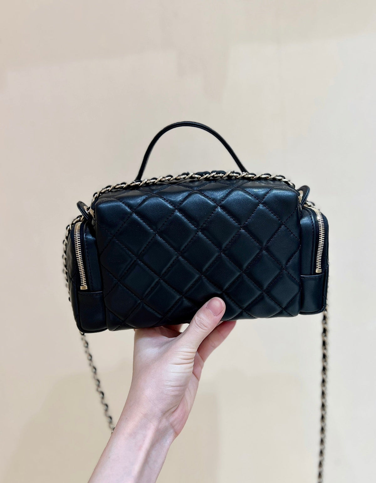 Chanel 25S Vanity Case 23 in Black Lambskin