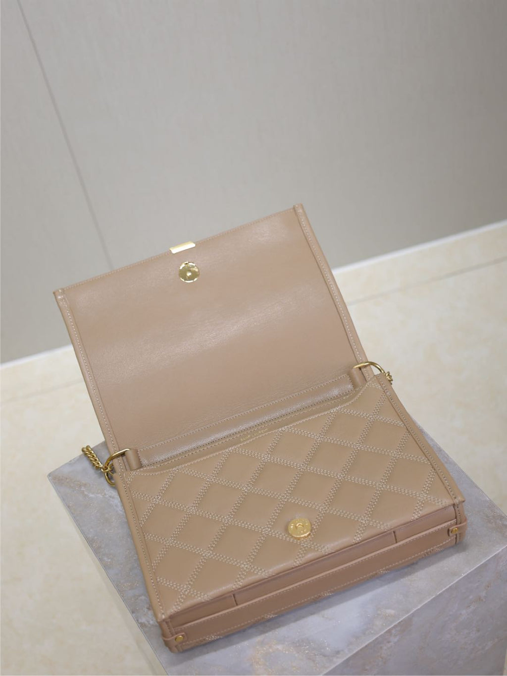 Saint Laurent Becky 25 in Medium Brown Quilted Lambskin Gold Hardware Bag